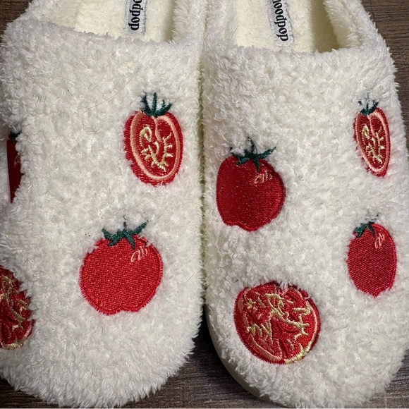 Cozy White Sherpa Slippers with Red Tomato Design size 9-10. - Picture 4 of 6